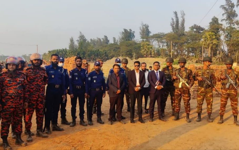 লক্ষ্মীপুরে অবৈধ ইটভাটা গুঁড়িয়ে দিয়েছে প্রশাসন